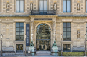 facade_ecole_louvre